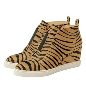 Linea Paolo Felicia Wedge Sneaker Bootie Tiger Print Calf Hair Size 7.5